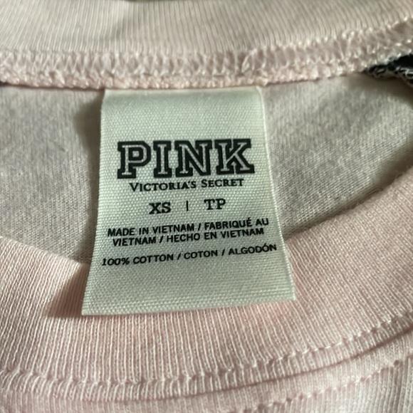 Ladies “PINK” long sleeve sequin accent top. Light pink w/black sleeves. Sz XS - Picture 4 of 9